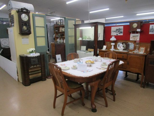 Dining Room 01-1600px